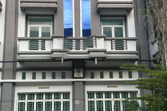 House for Rent – 3 Flats (Whole Building)